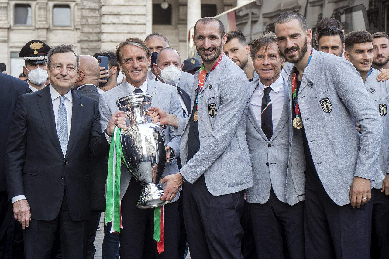 Italia celebra con sus fanáticos el título de la Eurocopa 2020