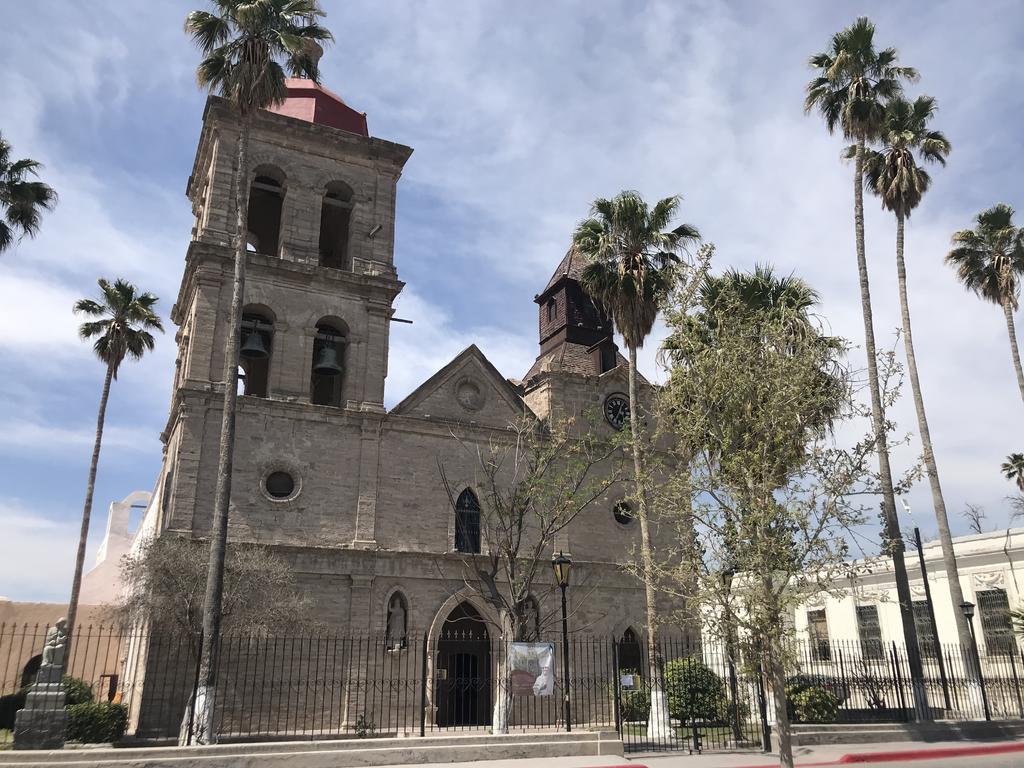 La asociación de hoteles y moteles de Coahuila se encuentra en el proceso de trámites y obtención de permisos para la celebración de la décima edición del festival internacional del globo en el Pueblo Mágico de Cuatro Ciénegas. (SERGIO A. RODRÍGUEZ)