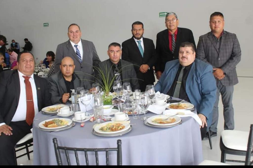 Ocho funcionarios del Ayuntamiento de Lerdo acudieron el lunes a la celebración del Día de Abogado organizada en Coahuila. (ESPECIAL)