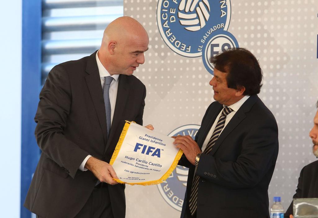 El presidente de la federación salvadoreña de futbol pide luz verde a la FIFA para jugar las eliminatorias en Estados Unidos. (ARCHIVO)