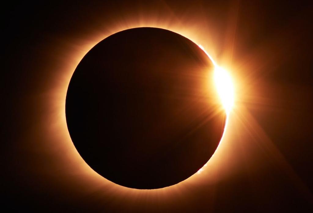 El eclipse de Sol podrá verse desde la ciudad lagunera durante el mes de abril del año 2024 (ESPECIAL)  