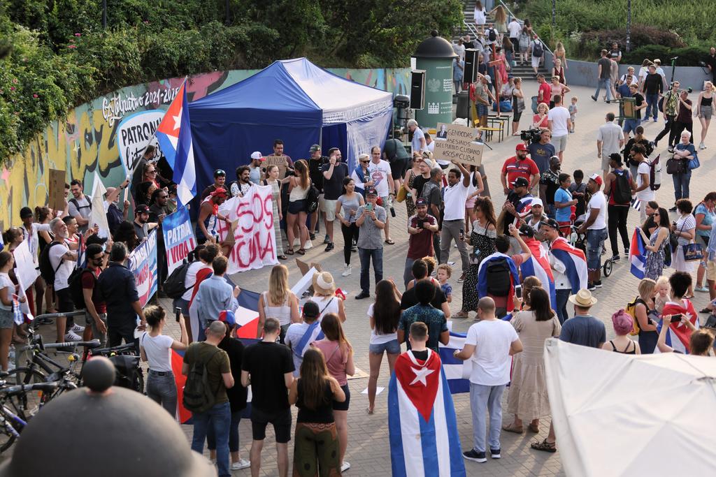 Zermeño Infante dijo que espera que los cubanos tomen la determinación correcta respecto a su futuro, aunque en todos los escenarios se deben de contemplar “mayores cauces de participación” de la ciudadanía y que ello garantice libertades de la población que ahora encabeza los reclamos en las calles de ese país.
(ARCHIVO)