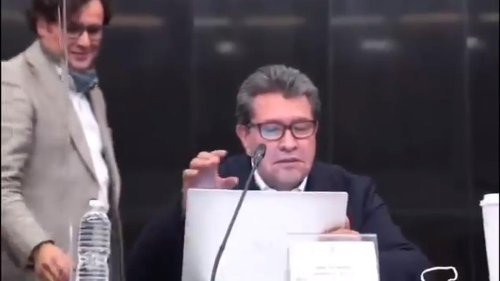 'Unidos toda la vida, eslabón por eslabón…', entonó Ricardo Monreal un tanto desafinado y desde la más alta tribuna de la nación a unos días del virtual arranque de la carrera por la sucesión presidencial ordenada, como en los nuevos tiempos, desde el púlpito de la mañanera, por parte del presidente, Andrés Manuel López Obrador. (TWITTER)