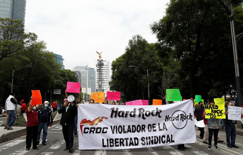 La Embajada de Estados Unidos en México fue blindada este jueves con un fuerte dispositivo policial debido a una protesta sindical que exigía el respeto de los derechos laborales en la cadena estadounidense de hoteles Hard Rock. (ARCHIVO) 
