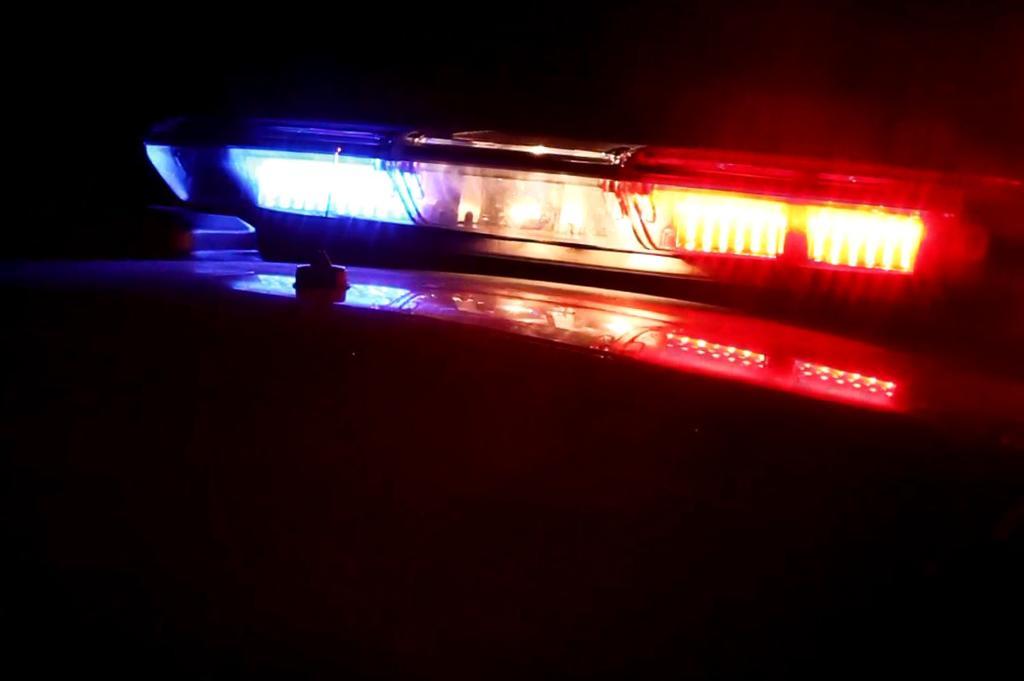 Un oficial de policía murió y otros tres resultaron heridos durante un tiroteo con una persona en Levelland, Texas. (ARCHIVO)