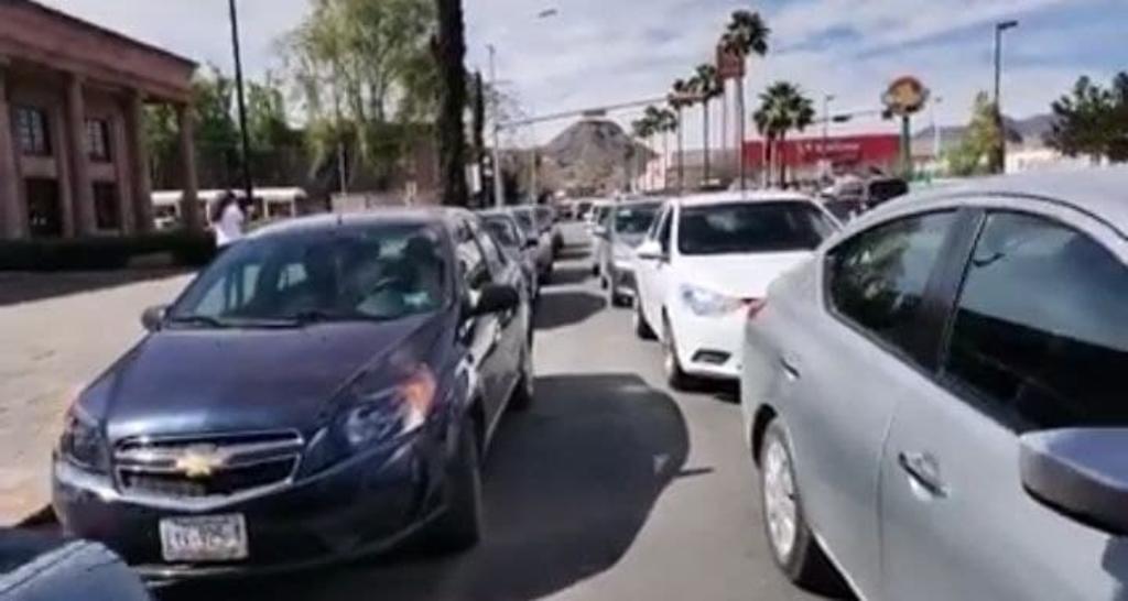 Un nuevo sindicato para trabajadores fue dado a conocer el día de ayer en Saltillo, el cual invitó a los trabajadores de empresas como maquiladoras, de transportes, burócratas, así como a choferes de aplicaciones como InDirver a afiliarse y así poder velar por sus derechos laborales. (ARCHIVO)