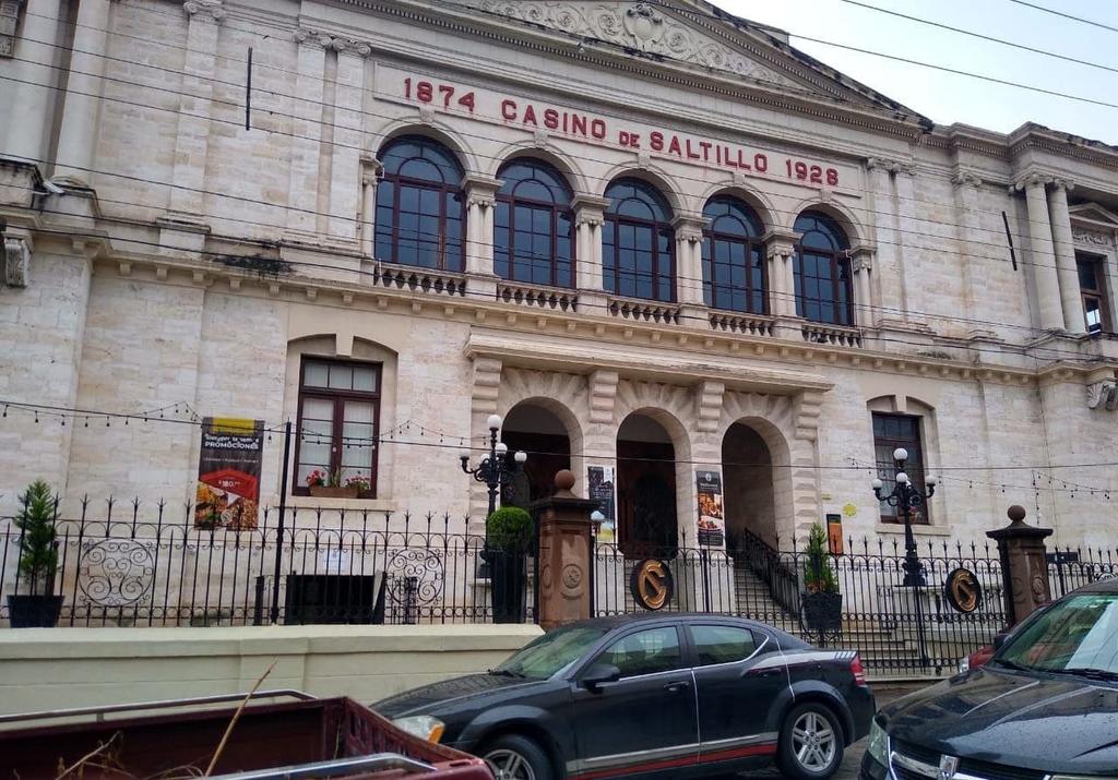 Luego de que se diera a conocer que el Casino de Saltillo, se convertiría en un negocio particular, Carlos Orta, uno de los socios, informó que hasta el momento no hay algún indicio al respecto, por lo que el centro se mantendrá como patrimonio histórico. (PERLA SÁNCHEZ)