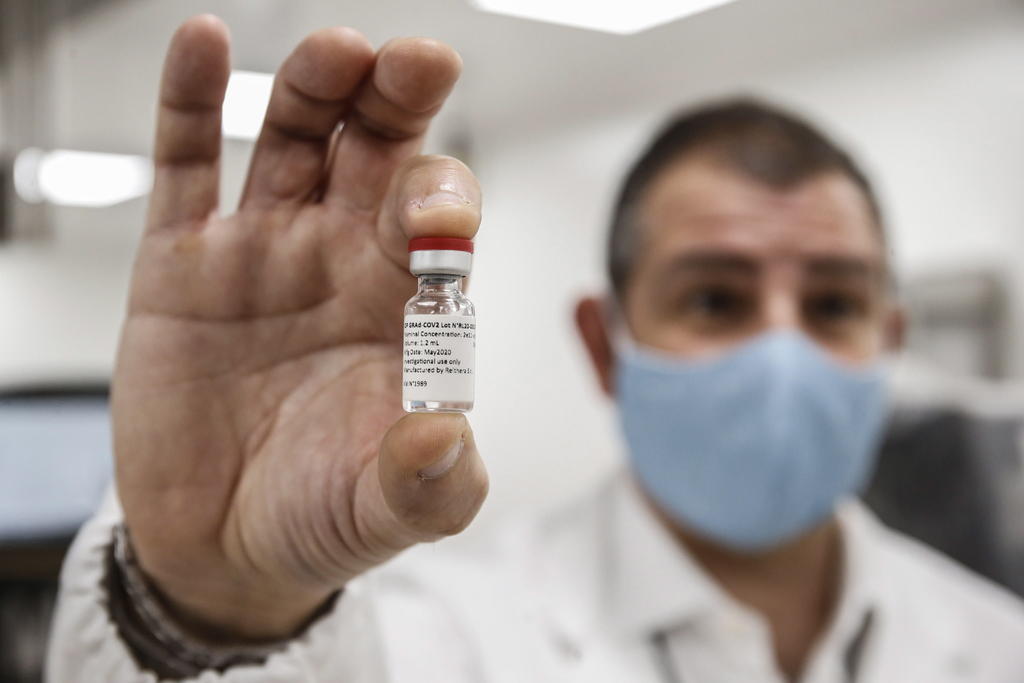 México evalúa producir en el país la futura vacuna italiana contra la COVID-19 desarrollada por el laboratorio ReiThera, así como participar en los estudios fase 3 de la misma, informó este miércoles la Secretaría de Relaciones Exteriores (SRE) de México. (ARCHIVO)