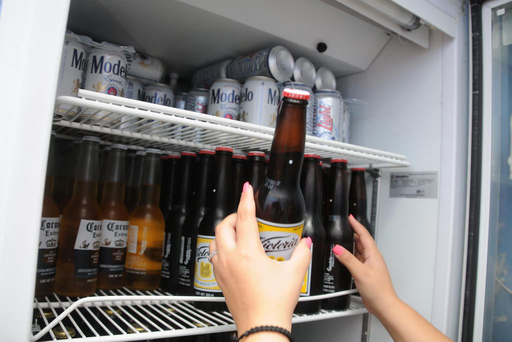 La restricción de venta y consumo de bebidas alcohólicas no será aplicada en Coahuila el 1 de agosto, en la jornada que promueve el Gobierno federal. (ARCHIVO)
