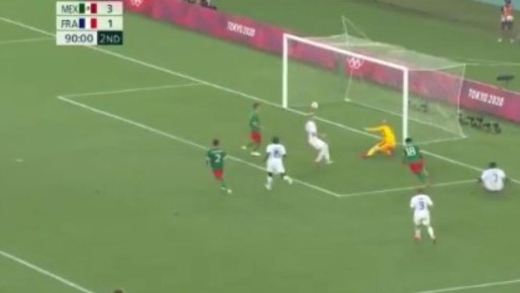 Eduardo Aguirre anota el cuarto gol de México en su debut de los Juegos Olímpicos de Tokio, en contra de la selección de Francia. (ESPECIAL)
