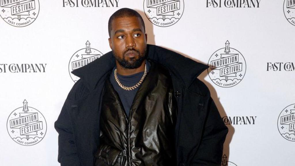 Kanye West sabe cómo causar sensación incluso con un evento para escuchar nueva música. (ESPECIAL) 