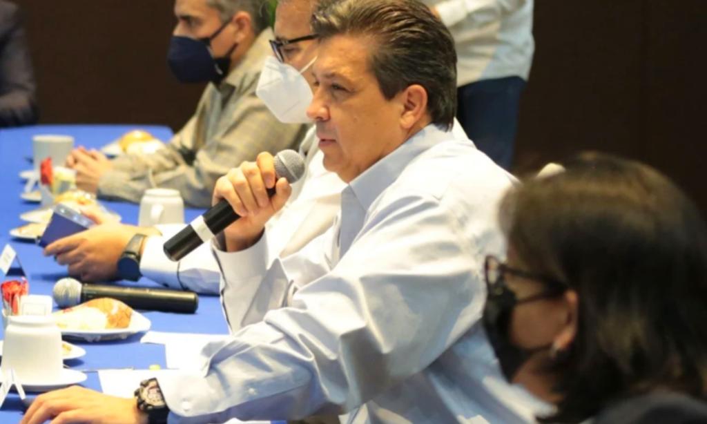 Se informó que la Comisión conoció de la solicitud de medida cautelar presentada por Morena en contra de García Cabeza de Vaca en la que denuncia dos publicaciones en su perfil de Facebook.
(ARCHIVO)