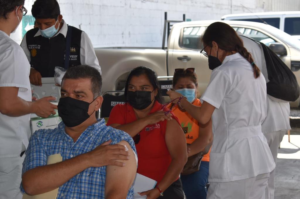 De 77 registradas a 80 subió el número de industrias que solicitaron ser incluidas en alguna de las tres rutas de vacunación COVID iniciadas por las Brigadas Correcaminos en la zona metropolitana de Monclova. (SERGIO A. RODRÍGUEZ)