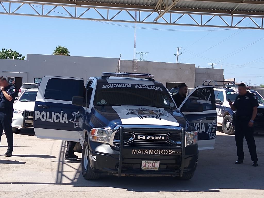 De los cerca de 50 aspirantes para ingresar a la Dirección de Seguridad Pública en Matamoros; 30 de ellos presentaron los exámenes de control y confianza, pero el proceso está en pausa, debido al periodo vacacional, pues está pendiente la entrega de los resultados de las evaluaciones para que ingresen a la Academia de Policía. (MARY VÁZQUEZ)