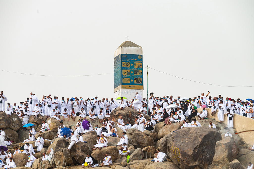 El 'hach' o peregrinación anual de 2021 a La Meca terminó este viernes 'con éxito' bajo estrictas medidas sanitarias que impidieron que se produjera contagio alguno por el virus entre los 60,000 fieles permitidos este año, informó el Ministerio de Salud saudí. (ARCHIVO) 
