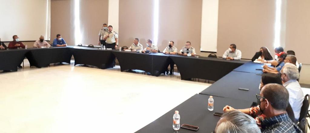  La comandancia general de la Guardia Nacional realizó en Monclova un foro en el que convocó a autoridades de seguridad de los tres órdenes de gobierno, para fortalecer la vigilancia en las carreteras de Coahuila. (SERGIO A. RODRÍGUEZ)