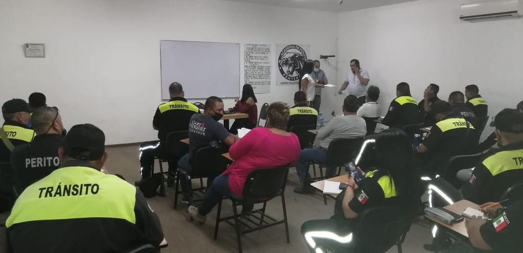 Luego de 3 semanas, se clausuró el curso de capacitación dirigido a los agentes de Tránsito y Vialidad de Gómez Palacio.
