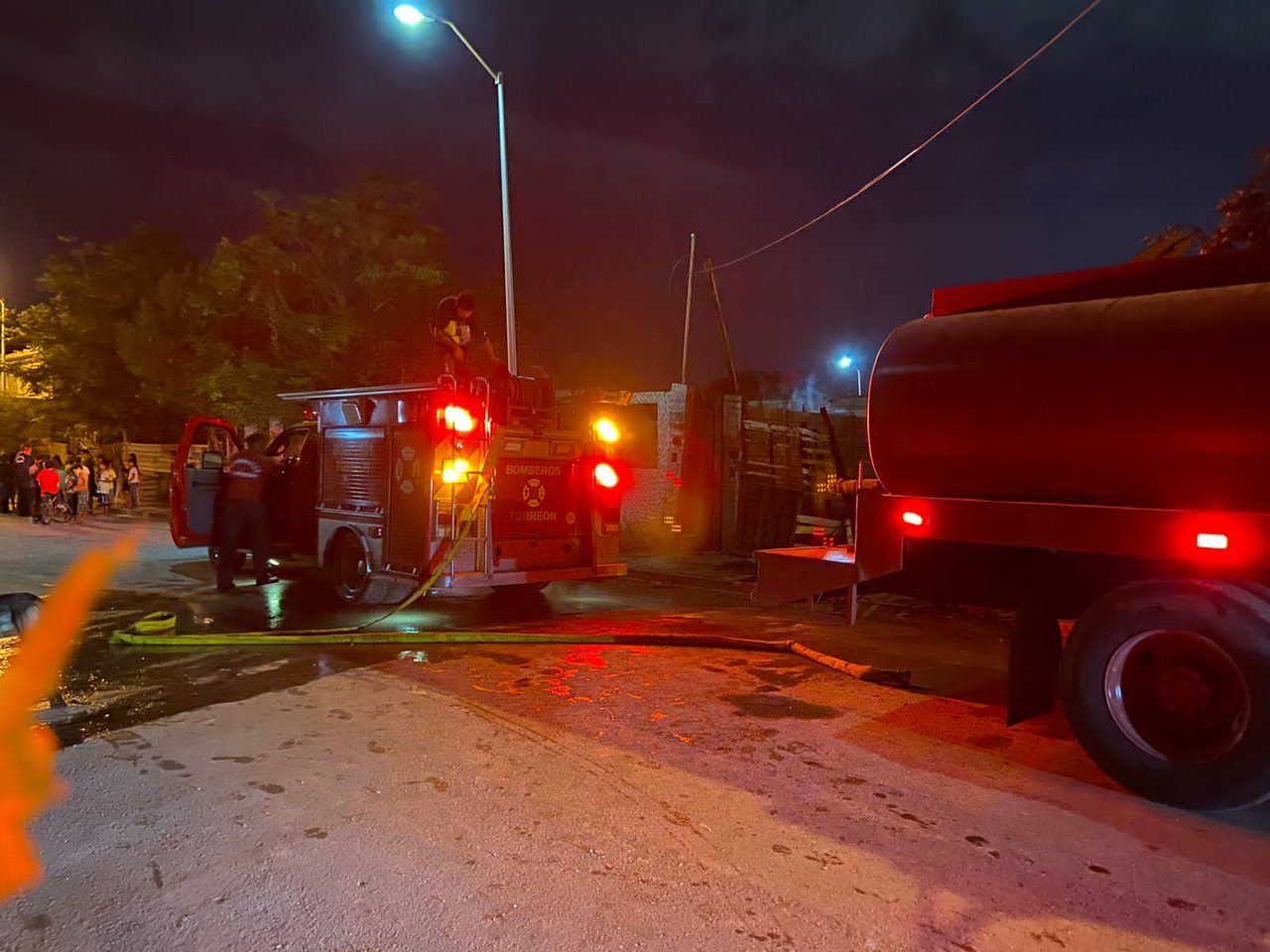 Incendio consume jacal en colonia Zaragoza Sur de Torreón