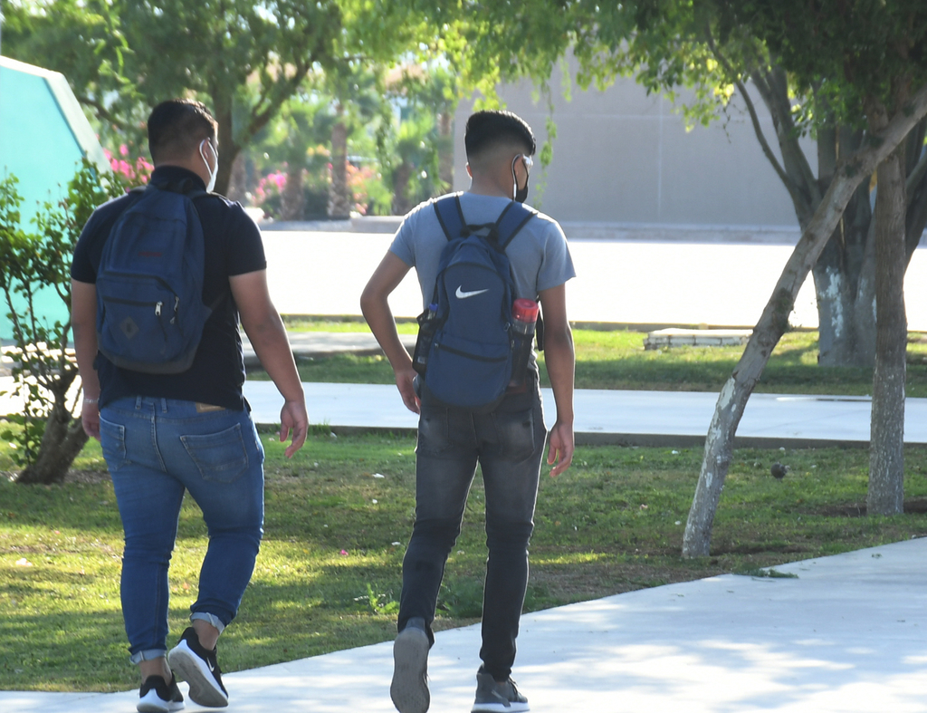 En el 'aire', la posibilidad de regresar a las aulas de forma semipresencial en los planteles de nivel superior en Durango. (ARCHIVO)