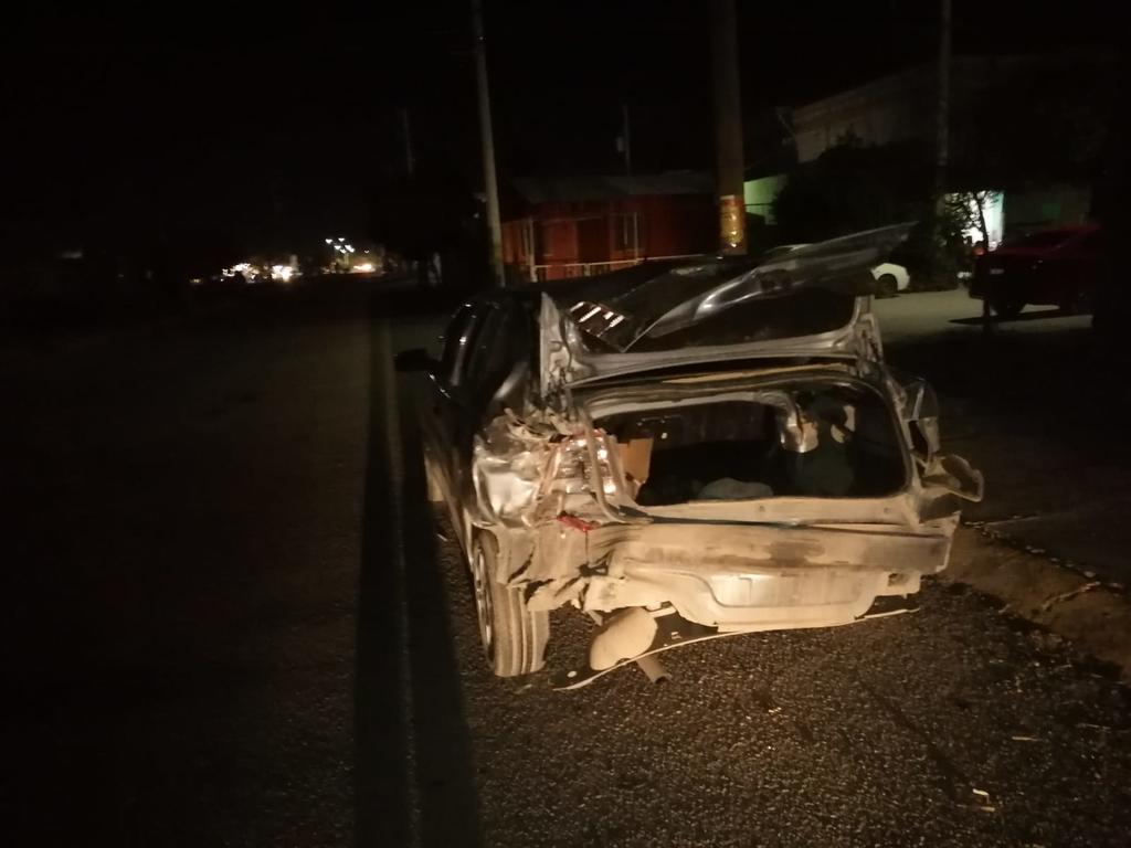 Un conductor en estado de ebriedad impactó su camioneta contra un vehículo estacionado en el fraccionamiento Anna de la ciudad de Torreón, dos menores que se encontraban sentadas en la cajuela del auto afectado resultaron lesionadas. (EL SIGLO DE TORREÓN)