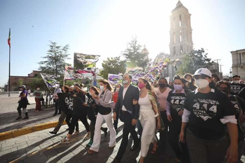El alcalde Manolo Jiménez Salinas encabezó esta mañana la celebración del 444 aniversario de la capital en el Parque Mirador de Saltillo.