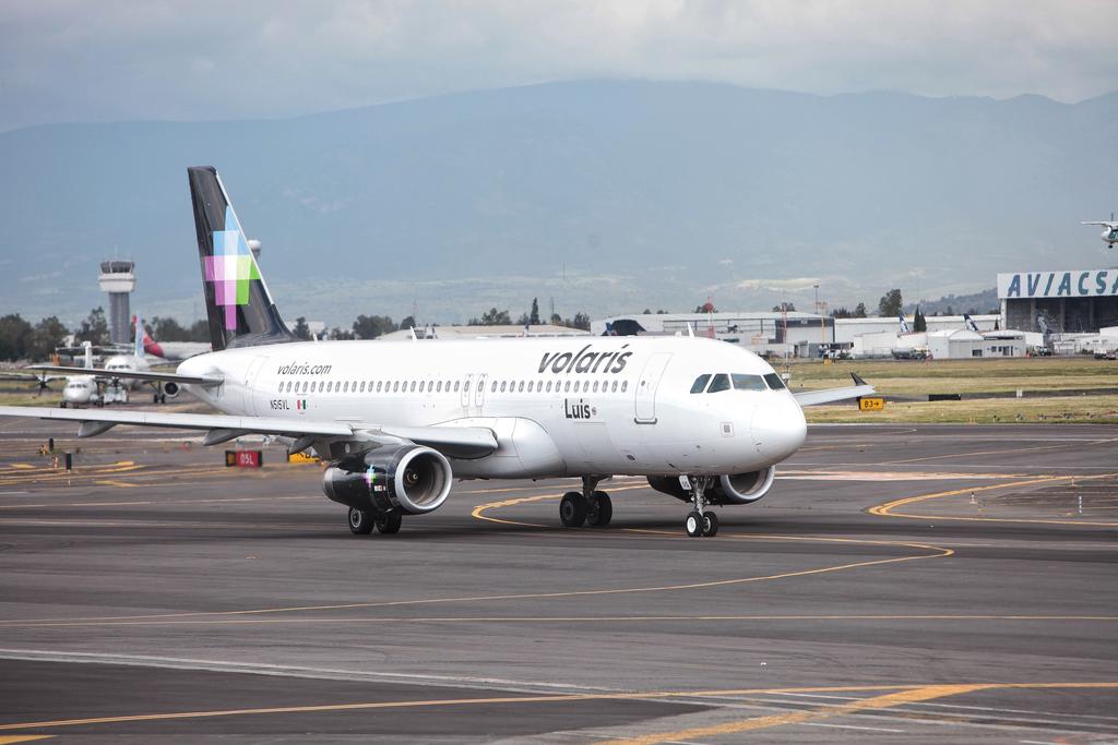 El Gobierno mexicano firmó un convenio con la Administración Federal de Aviación (FAA, en inglés) de Estados Unidos para recuperar el grado de seguridad aérea tras la reciente degradación de la aviación mexicana a Categoría 2. (ARCHIVO)
