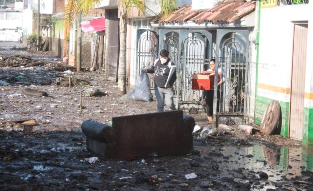 Hasta el último corte, realizado la noche del domingo, se contabilizaban 310 casas afectadas, 12 vehículos varados, 3 hundimientos y 2 derrumbes.
(ESPECIAL)