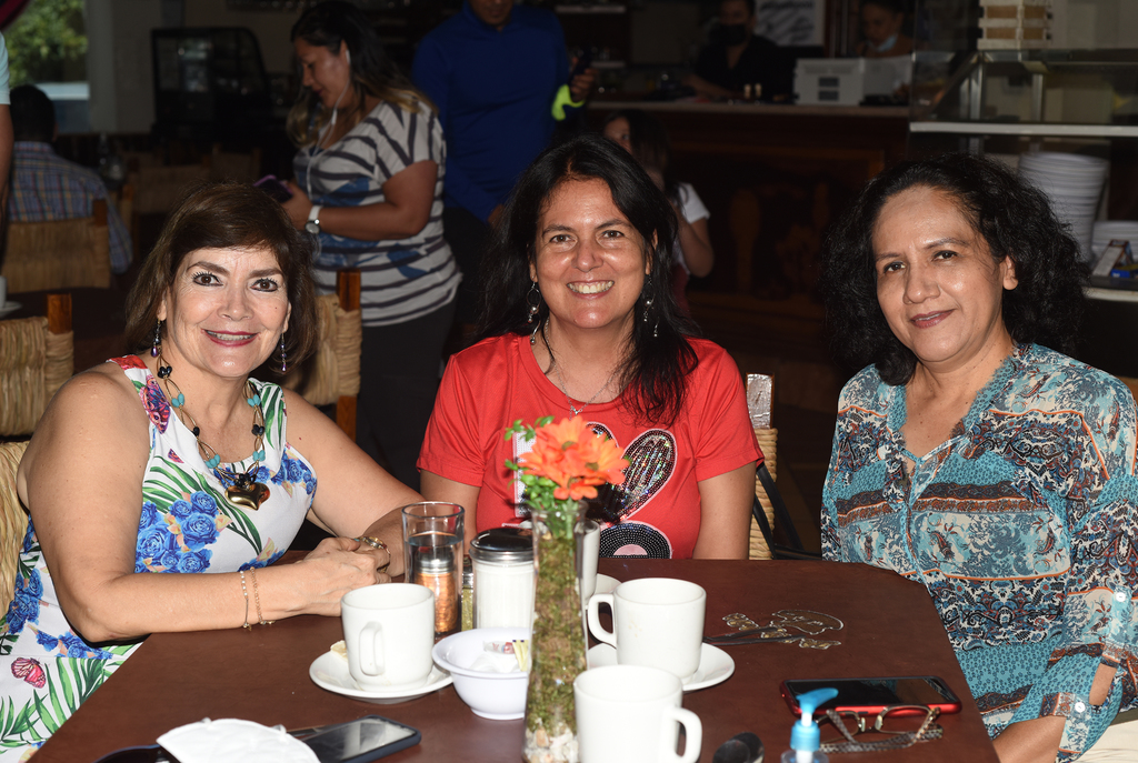 Raquel Lozano, Angélica González y Rosa Irma Morales. (EL SIGLO DE TORREÓN / JESÚS GALINDO)