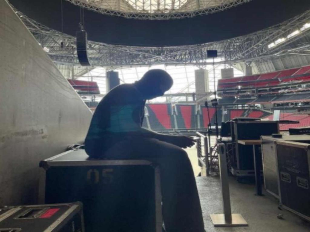 Kanye West ha estado viviendo en un estadio de Atlanta mientras trabaja en su nuevo álbum. (ESPECIAL)    