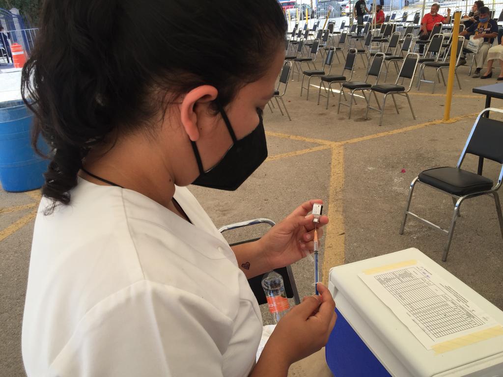 Se espera la llegada de más de 67 mil dosis para la doble jornada de vacunación antiCOVID que se llevará a cabo del 29 de julio al 3 de agosto en Gómez Palacio. (ARCHIVO) 
