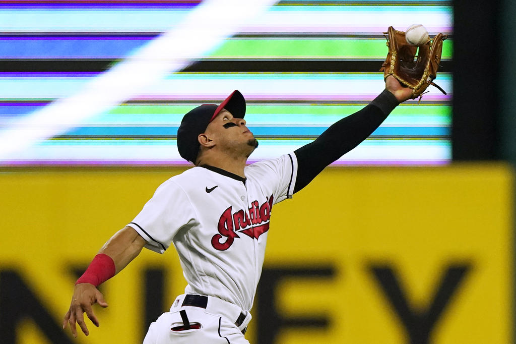  Los Medias Blancas de Chicago adquirieron al segunda base venezolano César Hernández, en un cambio con los Indios de Cleveland. (ESPECIAL)
