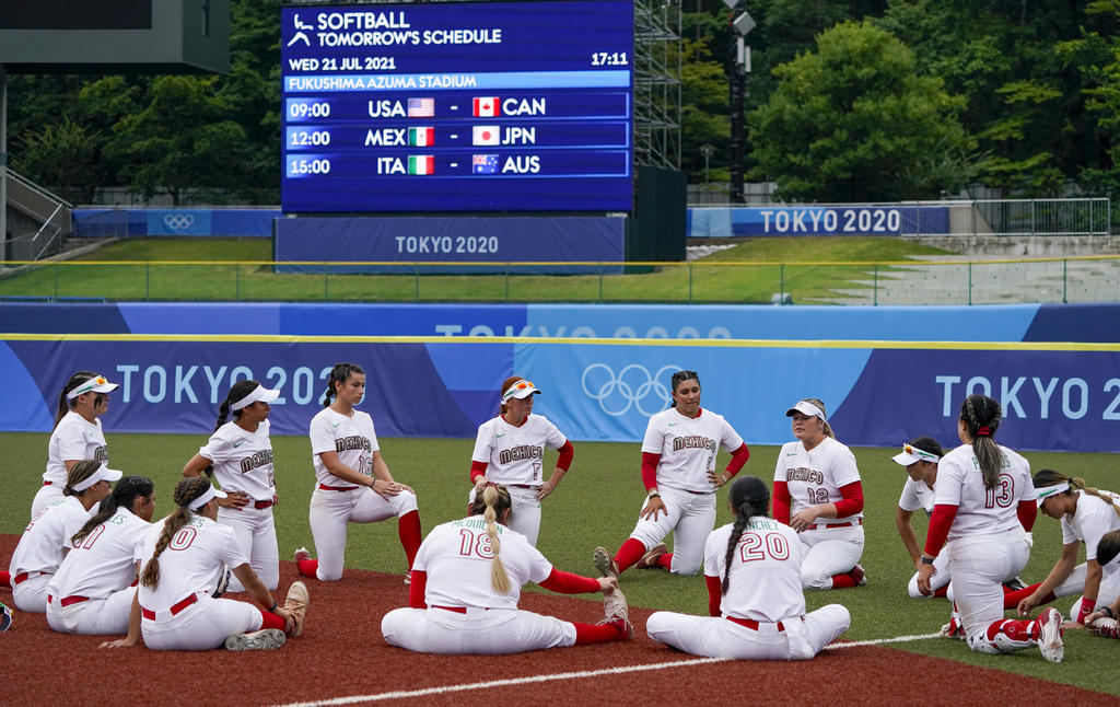 Mucha indignación provocó la acción que algunas jugadoras de la Selección Mexicana de Softbol que participaron en los Juegos Olímpicos de Tokio 2020 tiraran a la basura de la Villa Olímpica sus uniformes con los que compitieron. (AP) 
