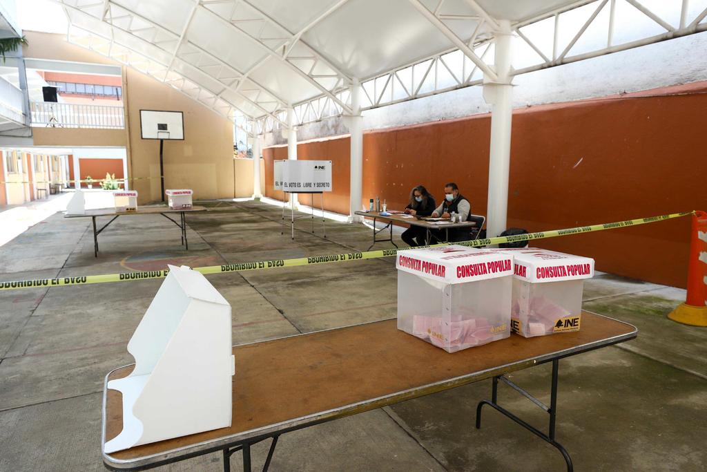 Con corte a las 11 de la noche del domingo, Coahuila sumó alrededor de 93 mil 657 opiniones en la jornada de la Consulta Popular para enjuiciar a expresidentes, no obstante, el número de participación no llegó ni siquiera al 5 por ciento del padrón electoral.
