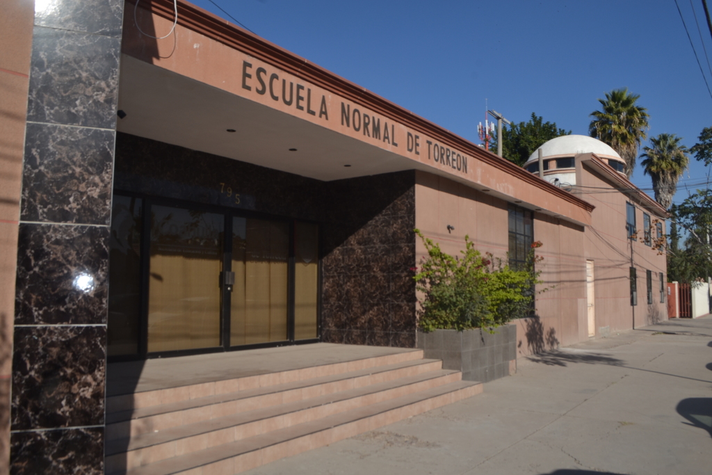 En Torreón, este año aspiraron 700 personas a alguna Licenciatura en Educación pero únicamente, se seleccionará a cerca de 200. (ARCHIVO)