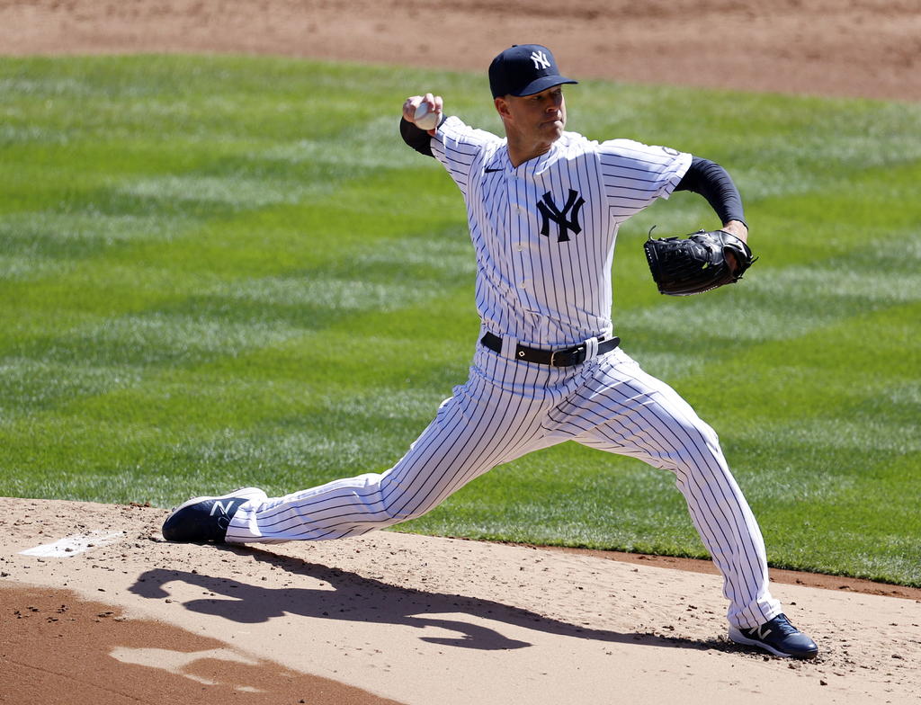 El pitcher derecho Corey Kluber, quien está en la lista de lesionados de 60 días de los Yanquis de Nueva York, hizo 22 pitcheos como parte de una práctica de bateo en vivo el lunes en el Yankee Stadium, antes del juego de los 'Bombarderos' ante los Orioles de Baltimore.