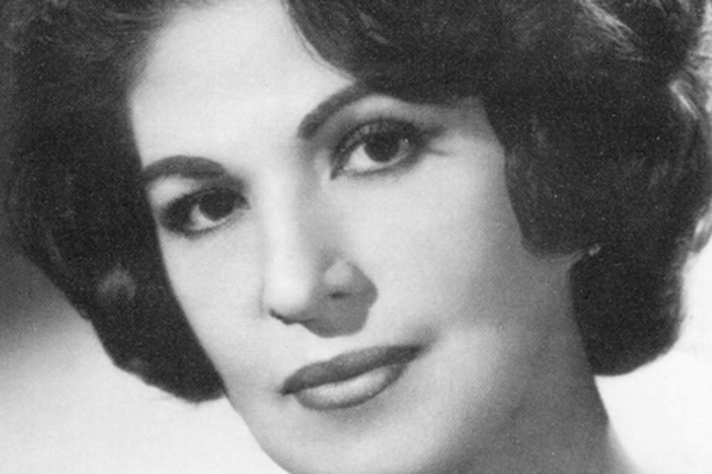 Consuelo Velázquez, autora de Bésame mucho, considerada 'La Canción del Siglo', con la cual se consagró a nivel nacional e internacional, es recordada a 101 años de su nacimiento, que se cumplen este sábado. (ESPECIAL)