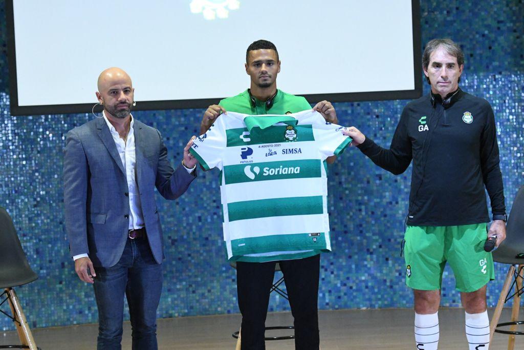 El Club Santos Laguna anunció el día de ayer de manera oficial la llegada de su nuevo refuerzo Alessio Da Cruz, el holandés que se integra a los Guerreros para el Apertura 2021. (EL SIGLO DE TORREÓN)
