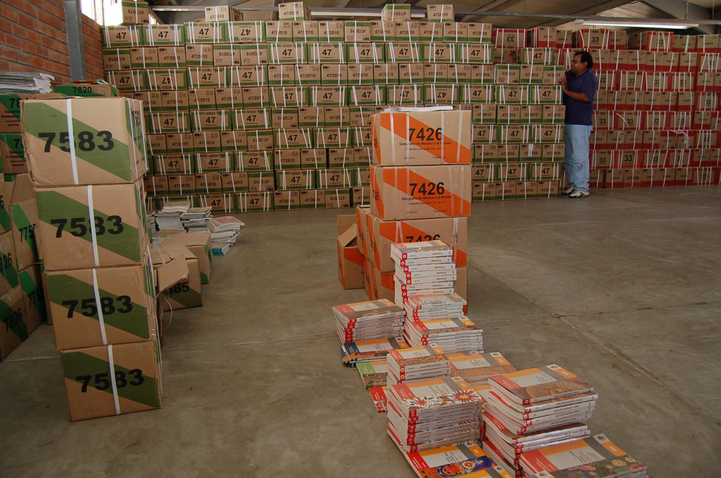 Más de 4 millones de libros de texto gratuitos se distribuirán en el sistema educativo de nivel básico de Coahuila de cara al arranque del nuevo ciclo escolar 2021-2022 que se tiene programado para el próximo lunes 23 de agosto. (ARCHIVO)