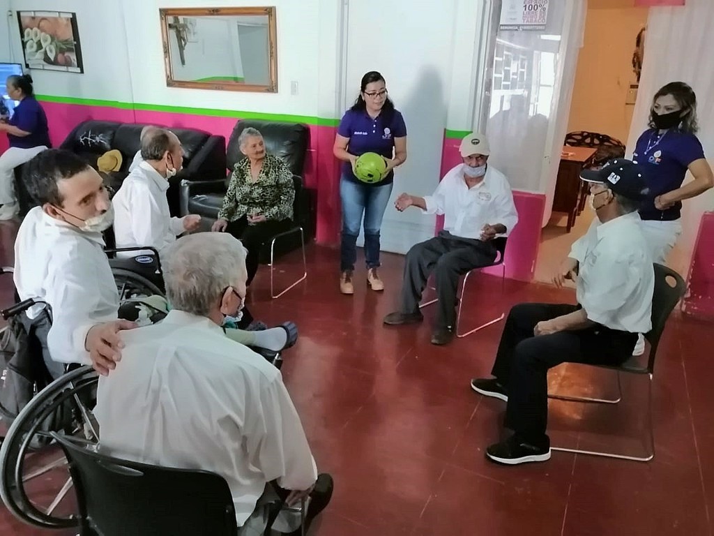 Mantienen activas a las personas de la Casa del Anciano. (EL SIGLO DE TORREÓN) 