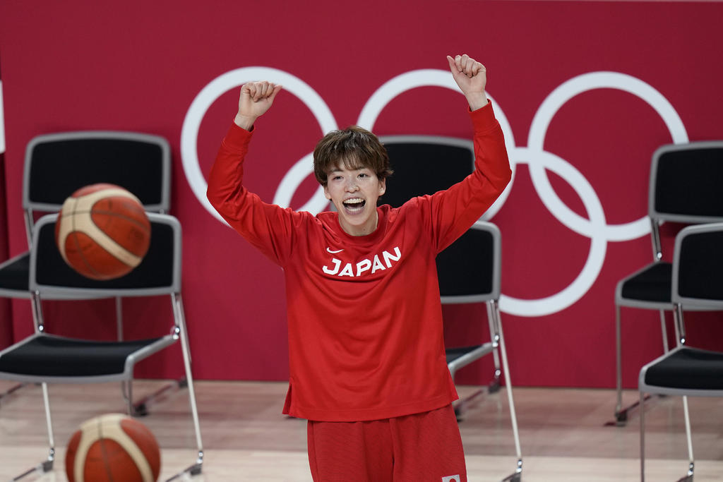 Japón luchará por el oro en el torneo femenino de baloncesto de los Juegos Olímpicos por primera vez en su historia. Tal y como predijo su entrenador, Tom Hovasse, cuando fue contratado en 2017. (ESPECIAL)
