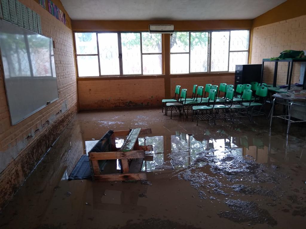 Lluvia dejó daños cuantiosos en primaria Álvaro Obregón de colonia  Compresora de Torreón