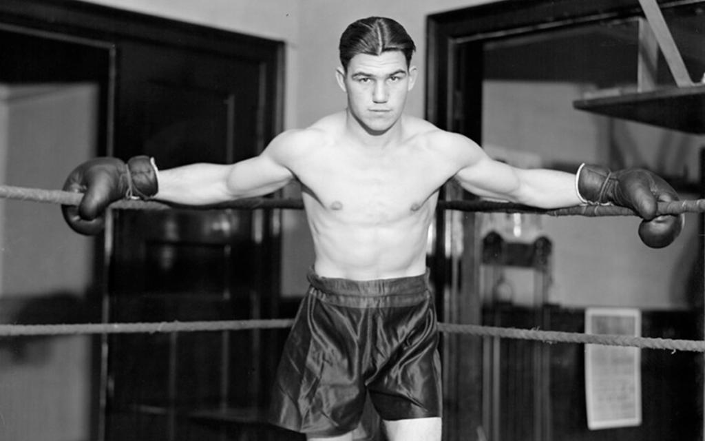 Un 9 de agosto pero de 1933, el zurdo canadiense Lou Brouillard se convirtió en campeón mundial de los pesos Medios al imponerse por nocaut en 7 rounds al estadounidense Benjamin Morris Jebaltowsky, conocido entre las cuerdas como Ben Jeby.