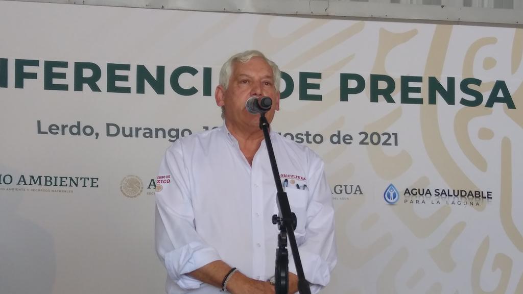 El titular de la Secretaría de Agricultura y Desarrollo Rural (SADER) Víctor Villalobos Arámbula, aseguró que se puede reducir en un 50% el uso del agua en La Laguna sin sacrificar la producción. (DIANA GONZÁLEZ)