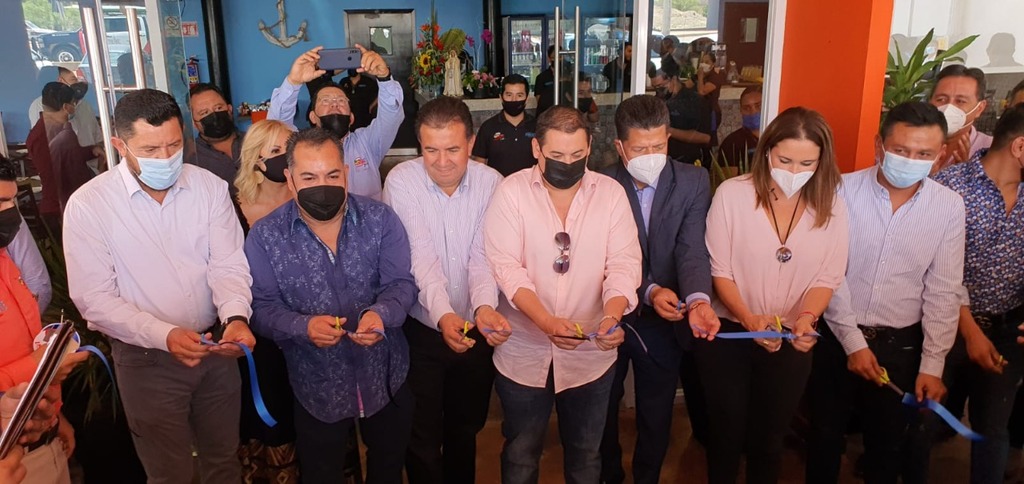 Este martes se llevó a cabo la ceremonia de inauguración de un restaurante en Matamoros, el cual generará 16 empleos directos y más de 30 indirectos. (EL SIGLO DE TORREÓN) 
