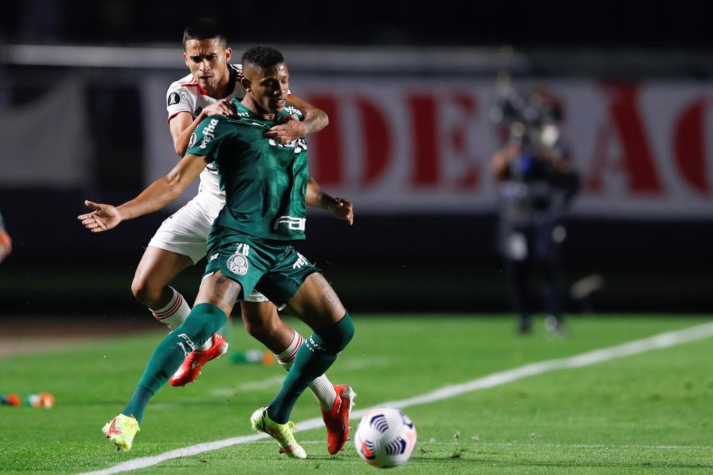 Palmeiras logró el martes un empate 1-1 ante el local Sao Paulo, su acérrimo rival, en la apertura de los cuartos de final de la Copa Libertadores. (EFE)