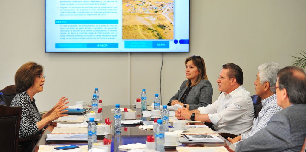 José Aispuro Torres y Germán Arturo Martínez Santoyo analizaron proyectos relevantes en Durango en materia hidráulica. (EL SIGLO DE TORREÓN)