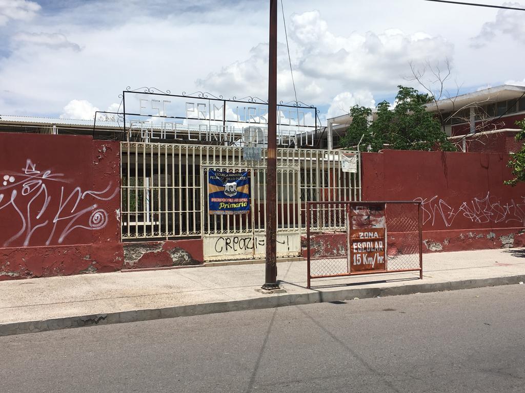 En conferencia de prensa matutina del presidente Andrés Manuel López Obrador, la secretaria indicó que de estas escuelas vandalizadas ya se les dio atención a 5 mil gracias al apoyo de gobiernos estatales, municipales y del federal.
(ARCHIVO)