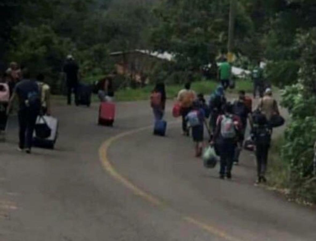 Los habitantes de otro municipio del oeste de México han comenzado a huir después de verse atrapados en el fuego cruzado de luchas territoriales entre cárteles del narcotráfico. (TWITTER)