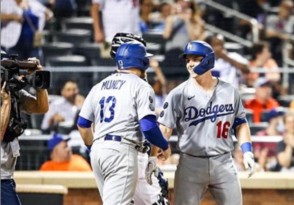 El mexicano Julio Urías (13-3) abandonó la lomita en el Citi Field frente a los Mets de New York (59–56) con la ilusión de sumar su victoria número 14 en Grandes Ligas y así retomar el liderato de triunfos en solitario, pero no fue así. Para su consuelo, los Dodgers de Los Ángeles (70-46) se impusieron al final.