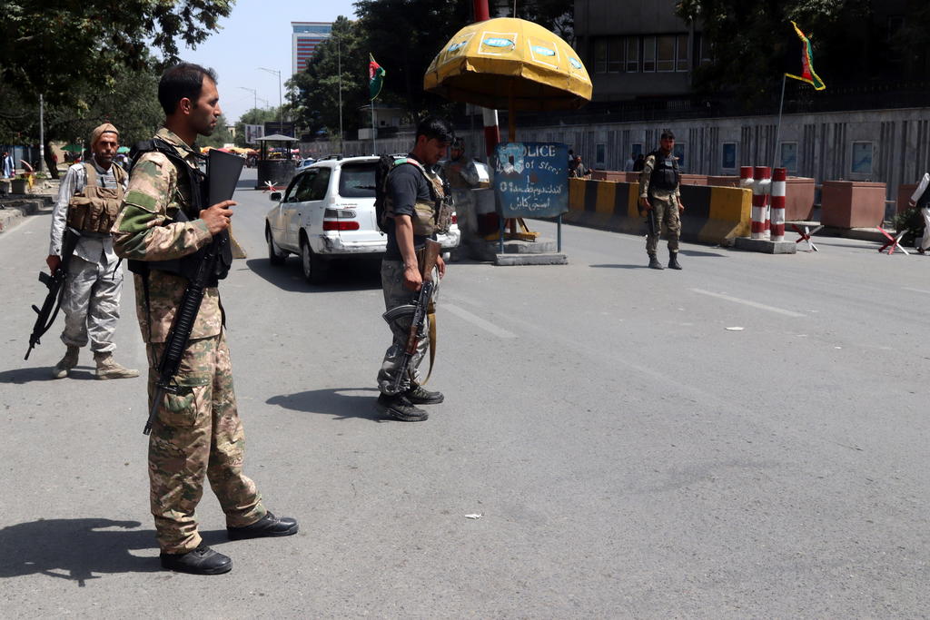 Los talibanes iniciaron este domingo el asedio a Kabul y sus combatientes han tomado posiciones en varias entradas de la capital, a la espera de que se alcance un acuerdo para una transición pacífica de poder con el Gobierno afgano. (EFE)